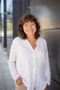 Linda M Centurion