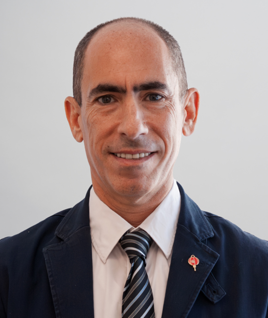 David C Mainti