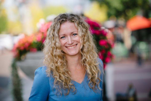 Stephanie Sperring