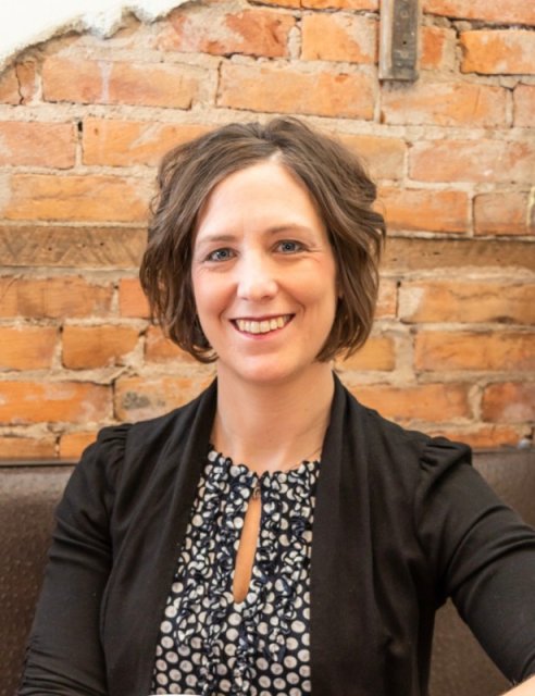 Dr. Leslie Kremer