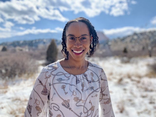 Dr. Rebeca Segraves
