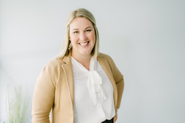 Dr. Brenda Heinecke