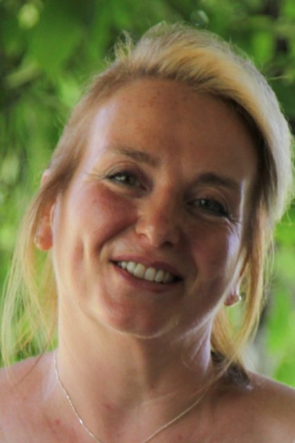 Daniela Mo, MD